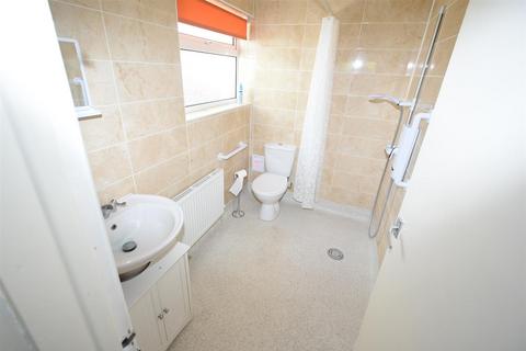 1 bedroom bungalow for sale, Henson Avenue, Canvey Island SS8