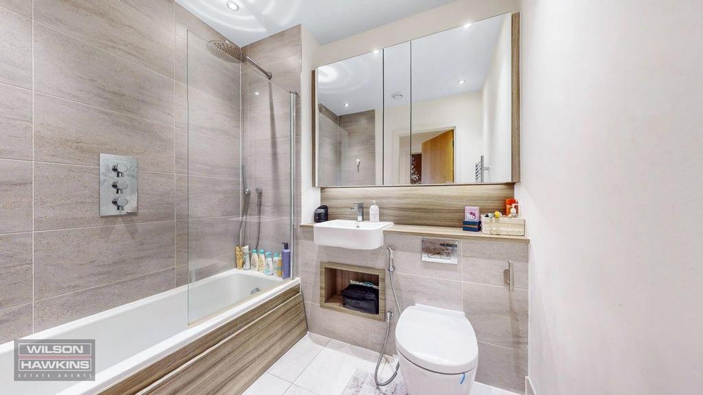65 Masters Court, Lyon Road - gx0pf4 Xma Rx2 Fr14 M7 Wf