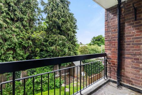 2 bedroom apartment for sale, River Close, Wanstead