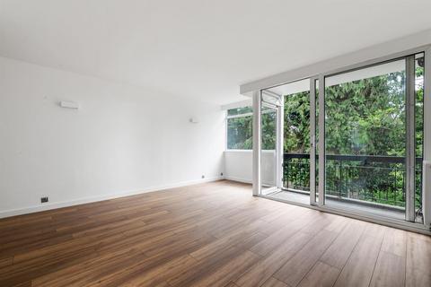 Flat 4, River Court River Close, London, E11 2LB