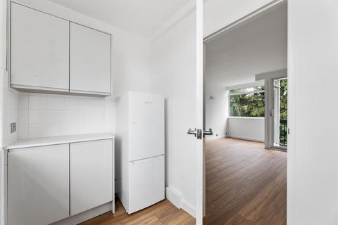 Flat 4, River Court River Close, London, E11 2LB