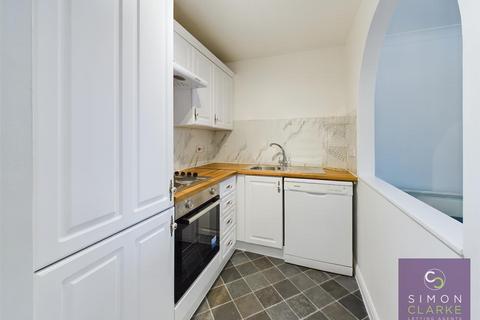 2 bedroom apartment to rent, Dorset Mews, Finchley Central, N3