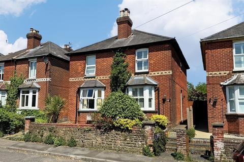 10 Hare Lane, Godalming, GU7 3EE