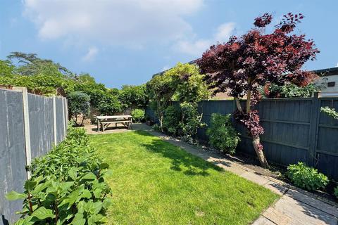 10 Hare Lane, Godalming, GU7 3EE