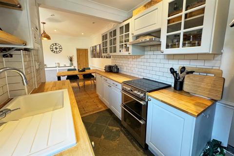 10 Hare Lane, Godalming, GU7 3EE