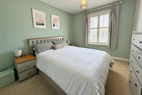 10 Hare Lane, Godalming, GU7 3EE