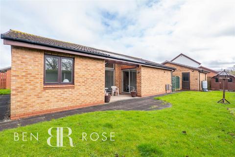 3 bedroom bungalow for sale, Fossdale Moss, Leyland