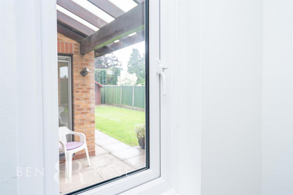 Feature Window