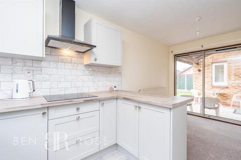 38 Fossdale Moss, Leyland, PR26 7AT