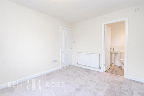 38 Fossdale Moss, Leyland, PR26 7AT