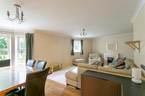 2 bedroom flat to rent, Regency Court, Jesmond, Newcastle upon Tyne