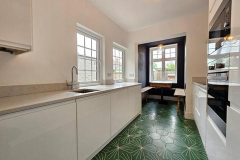 17 Weldon Road, Altrincham, WA14 4EJ