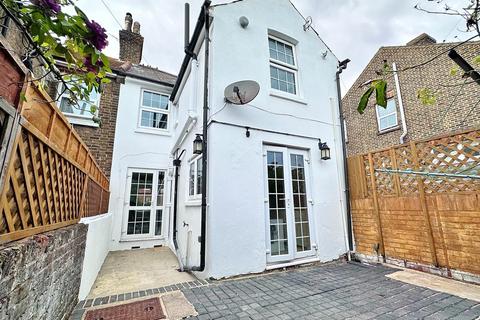 2 bedroom semi-detached house for sale, Cavendish Avenue, Eastbourne BN22