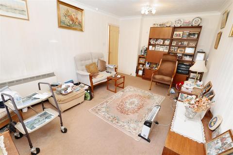 2 bedroom retirement property for sale, Barnet Lane, Elstree, Borehamwood