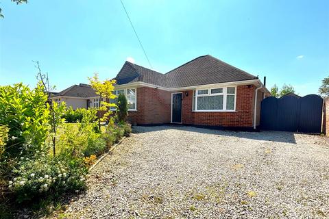 3 bedroom bungalow for sale, Old Road, Rowtown KT15