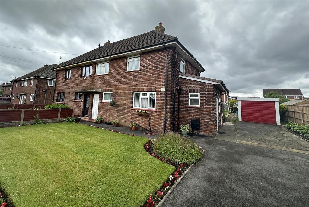 Sutton Avenue, Tarleton, Preston 3 bed semidetached house for sale £220,000