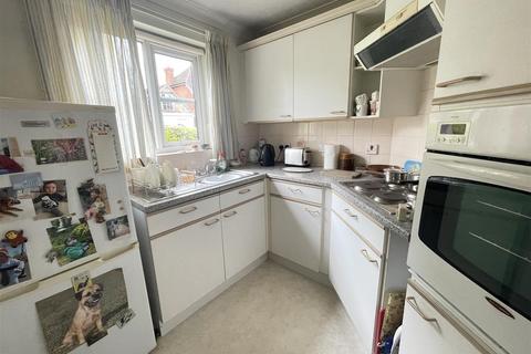 1 bedroom ground floor flat for sale, Castle Street, Salisbury SP1