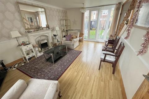 3 bedroom terraced house for sale, Newbury Avenue, Sale