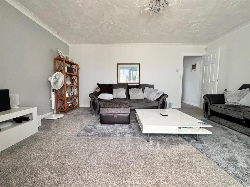 Lounge2.jpg