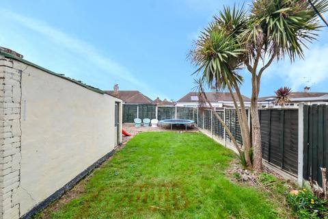 3 bedroom semi-detached house for sale, Keith Way, Southend-On-Sea SS2