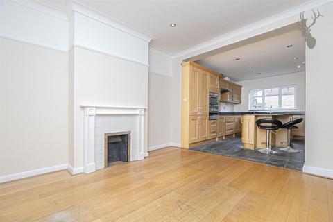 4 bedroom house to rent, Gordon Road, London E18