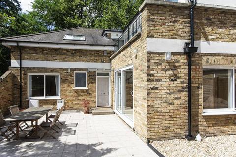3 bedroom detached house to rent, Windmill Drive, Clapham Common SW4