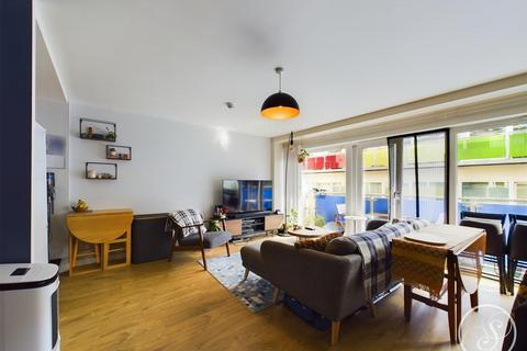 2 bedroom flat for sale, Concord Street, Leeds