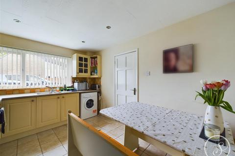 3 bedroom terraced house for sale, Church Approach, Garforth, Leeds