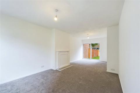 3 bedroom terraced house to rent, Giles Road, Tadley, Hampshire, RG26