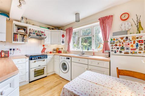 3 bedroom maisonette for sale, Higham Road, Woodford Green IG8