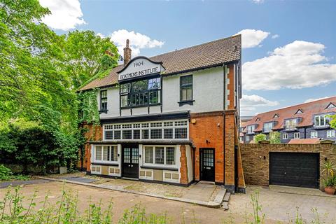 5 bedroom detached house for sale, The Butts, Brentford