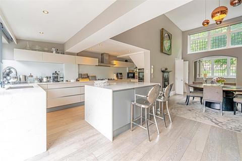 5 bedroom detached house for sale, The Butts, Brentford