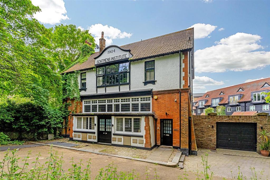 The Boatmens Institute, The Butts Brentford, TW8 8