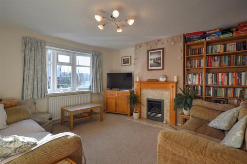 54 Abbots Way, Morpeth, NE61 2LZ