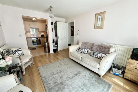 16 Ash Gardens, Hamworthy, Poole, BH15 4DE