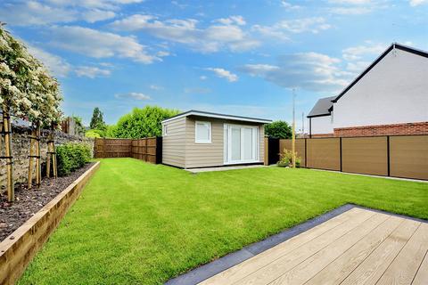 4 bedroom detached bungalow for sale, High Road, Chilwell, Nottingham