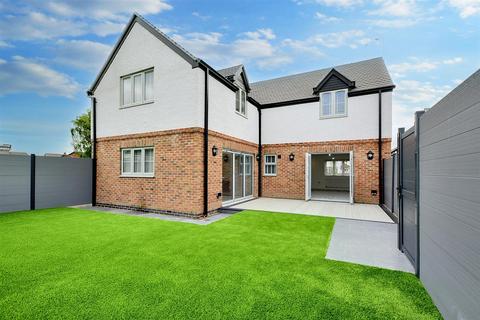 4 bedroom detached house for sale, High Road, Chilwell, Nottingham