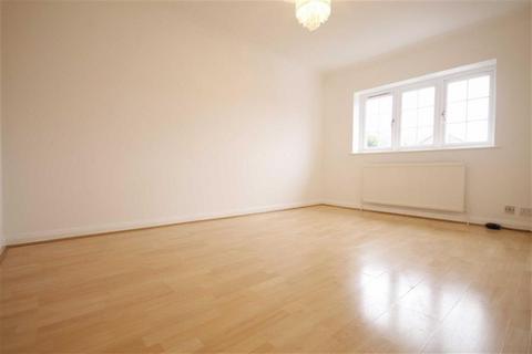 3 bedroom house to rent, The Causeway, London