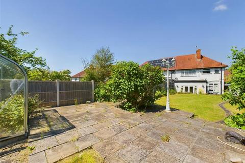 131 Littleheath Road, South Croydon, CR2 7SL