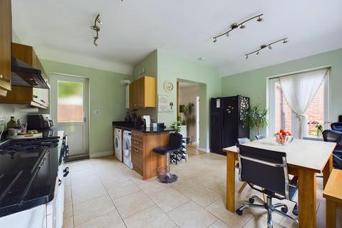 14 Lower Barn Road, Purley, CR8 1HQ