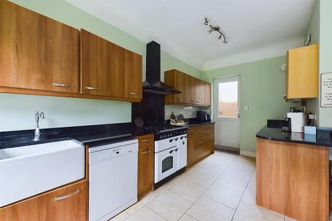 14 Lower Barn Road, Purley, CR8 1HQ