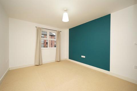 2 bedroom flat to rent, The Wharf, Linslade