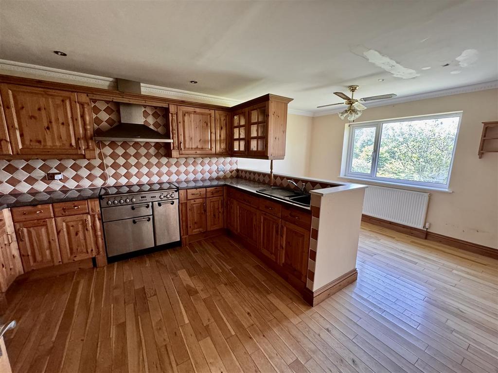 Kitchen/Breakfast Area