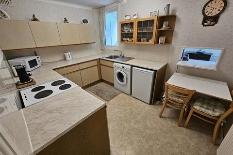 Flat 20, Sapphire Court Chelmscote Road, Solihull, B92 8BZ