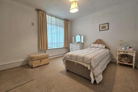 Flat 20, Sapphire Court Chelmscote Road, Solihull, B92 8BZ