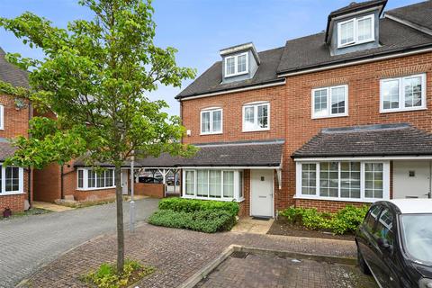 33 Damson Way, Carshalton, SM5 4AY