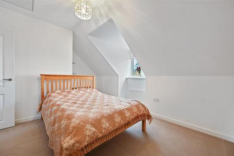 33 Damson Way, Carshalton, SM5 4AY