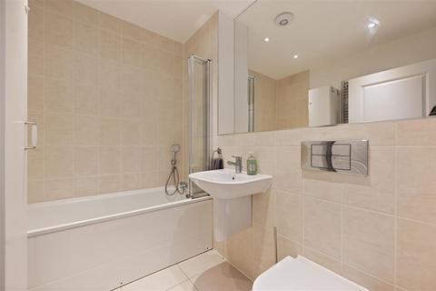 33 Damson Way, Carshalton, SM5 4AY