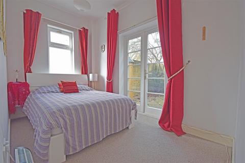 1 bedroom apartment to rent, Walpole Road, Strawberry Hill