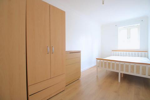 2 bedroom flat to rent, Bellmaker Court, 136 St. Pauls Way, London E3